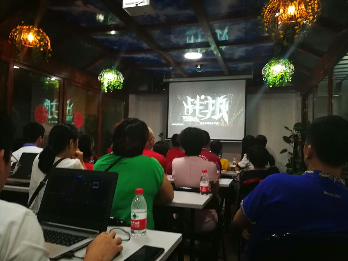 戰(zhàn)狼圖片 戰(zhàn)狼圖片